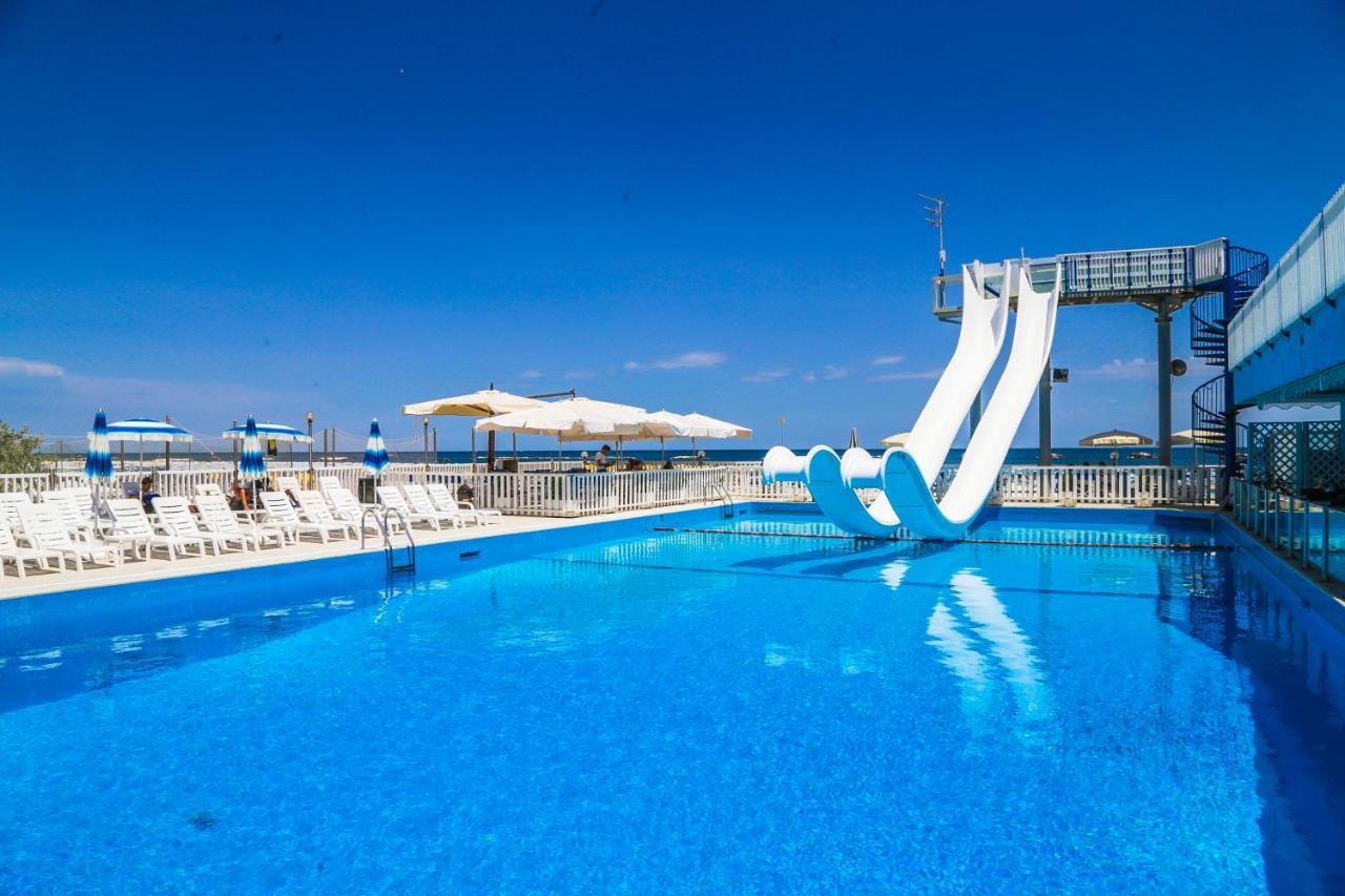 Hotel New Castle Cesenatico Luaran gambar
